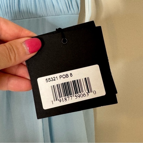 NWT Mac Duggal Pleated Chiffon Sleeveless V-Neck Gown Size 8 - Picture 6 of 9